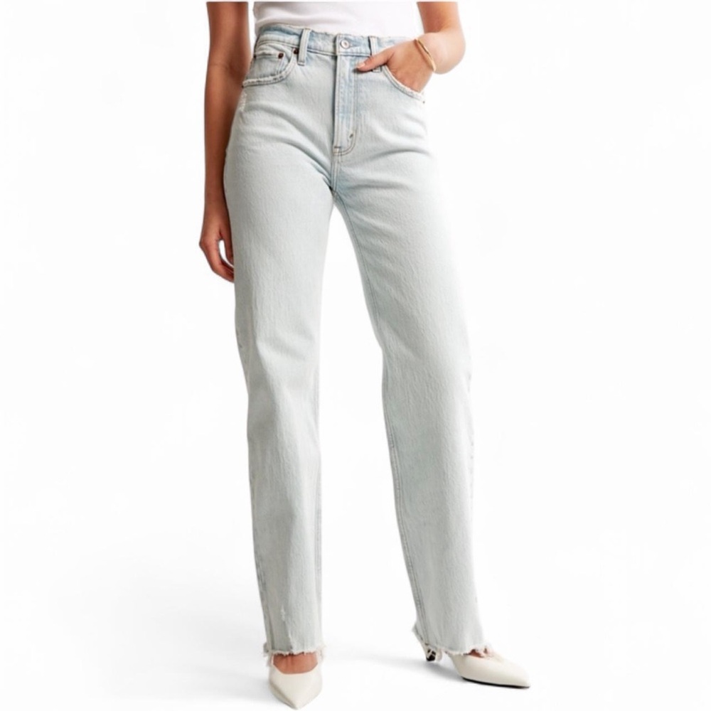 Abercrombie 90s High Rise Relaxed Jeans 31 NWT